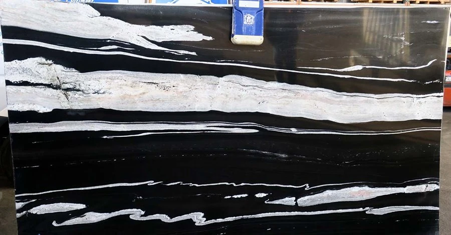 Granite Black Horse Slab 01