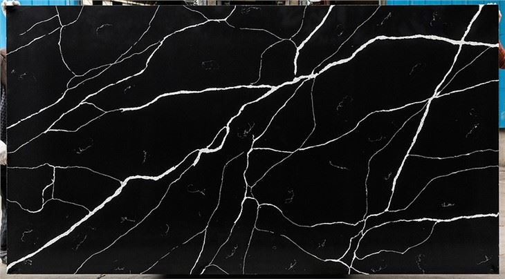 Nero Marqunia Quarz Slab with Small White Veins